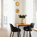 La Môme — Parking, Quartier Historique&animé