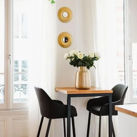 La Môme — Parking, Quartier Historique&animé