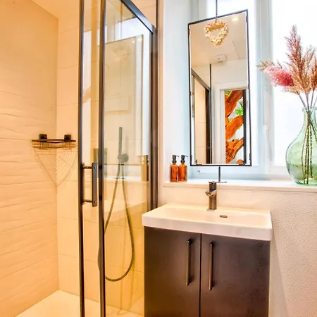 Apartment La Mome — Parking, Quartier Historique & Anime *