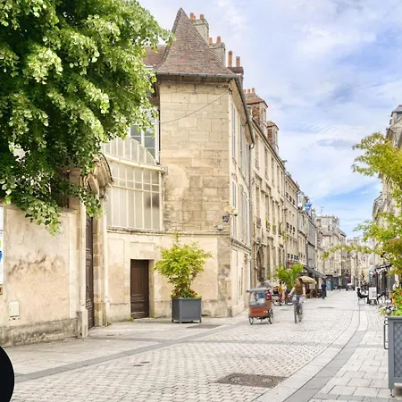 Apartment La Mome — Parking, Quartier Historique & Anime *