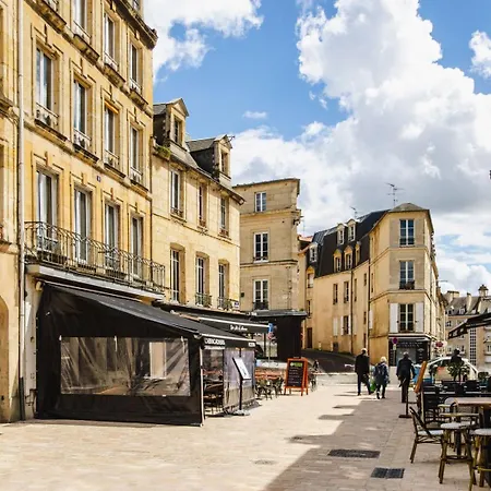 La Mome — Parking, Quartier Historique & Anime Apartment Caen