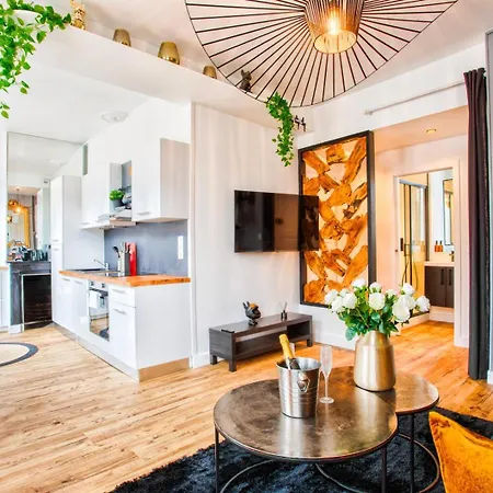 Apartment La Mome — Parking, Quartier Historique & Anime Caen