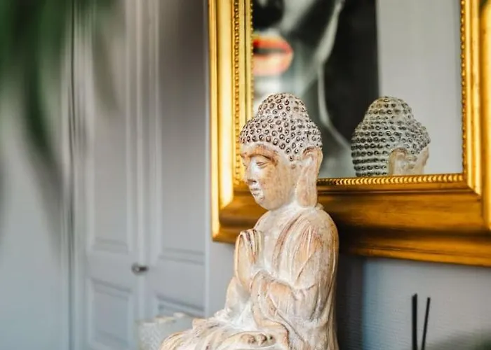 Apartment La Mome — Parking, Quartier Historique & Anime *