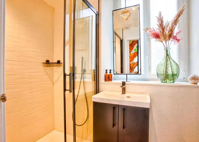 Apartment La Mome — Parking, Quartier Historique & Anime *